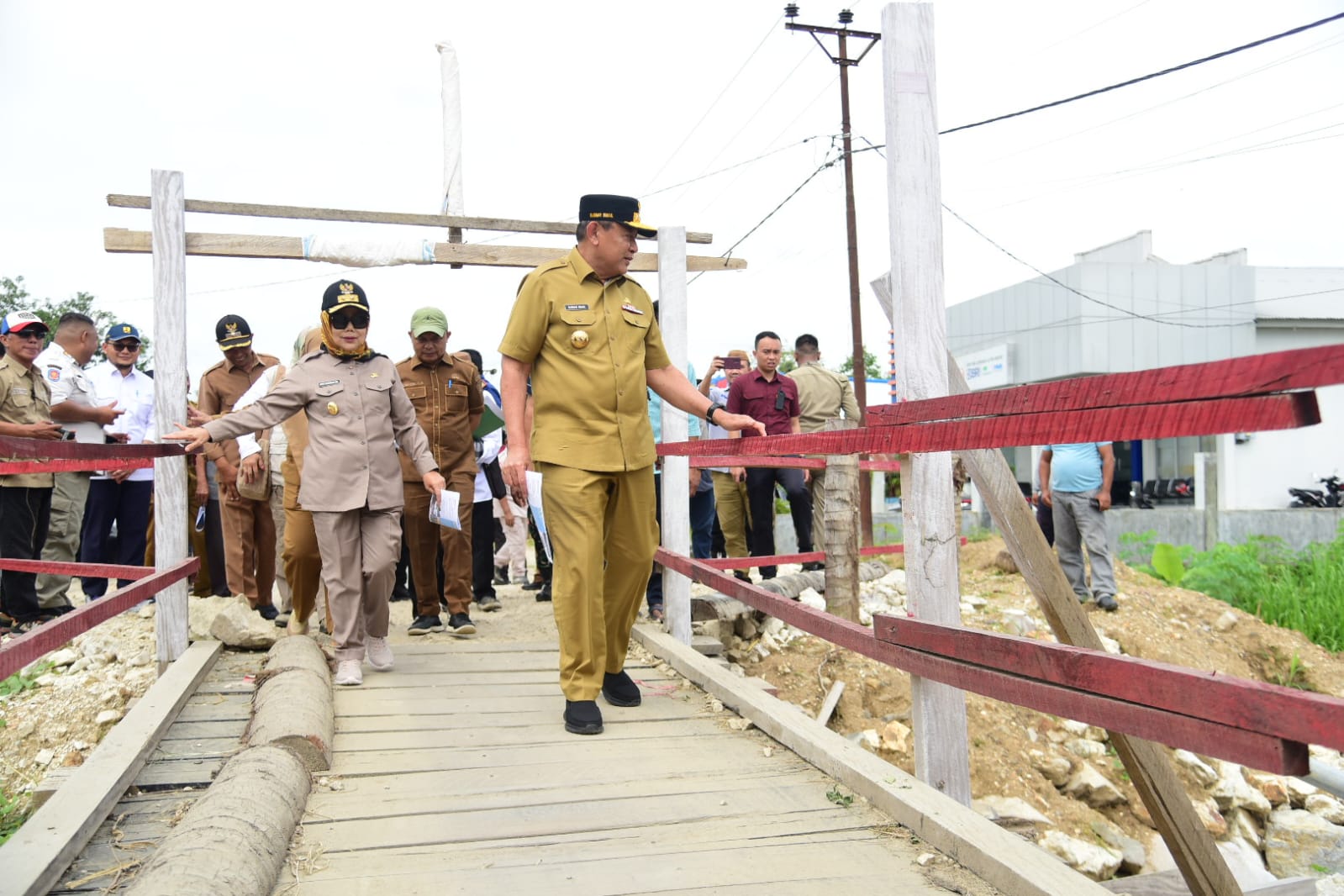 Truk Sawit Kelebihan Beban Picu Jalan Rusak, Pemprov Gorontalo Siapkan Solusi Bersama Pabrik dan Usulan Inpres Jalan Daerah