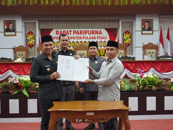 Pemkab dan DPRD Pulang Pisau Sahkan Tiga Raperda Strategis, Salah Satunya Atur Pembelian TBS Sawit